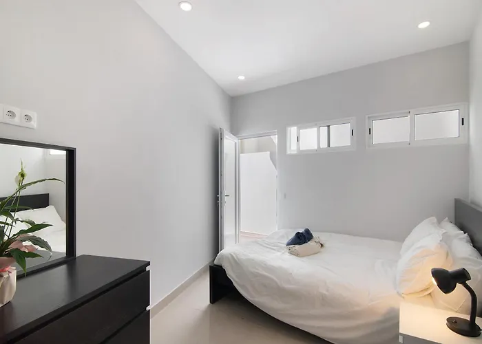 Skipper House